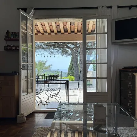 Joli Mas A Avec Piscine Et Terrasse Vue - Fr-1-726-69 Ла Круа-Вальме