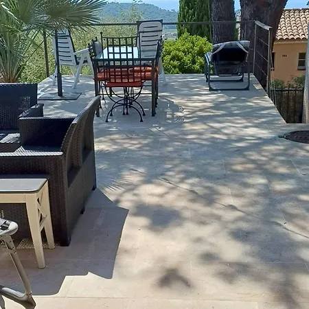 Joli Mas A Avec Piscine Et Terrasse Vue - Fr-1-726-69